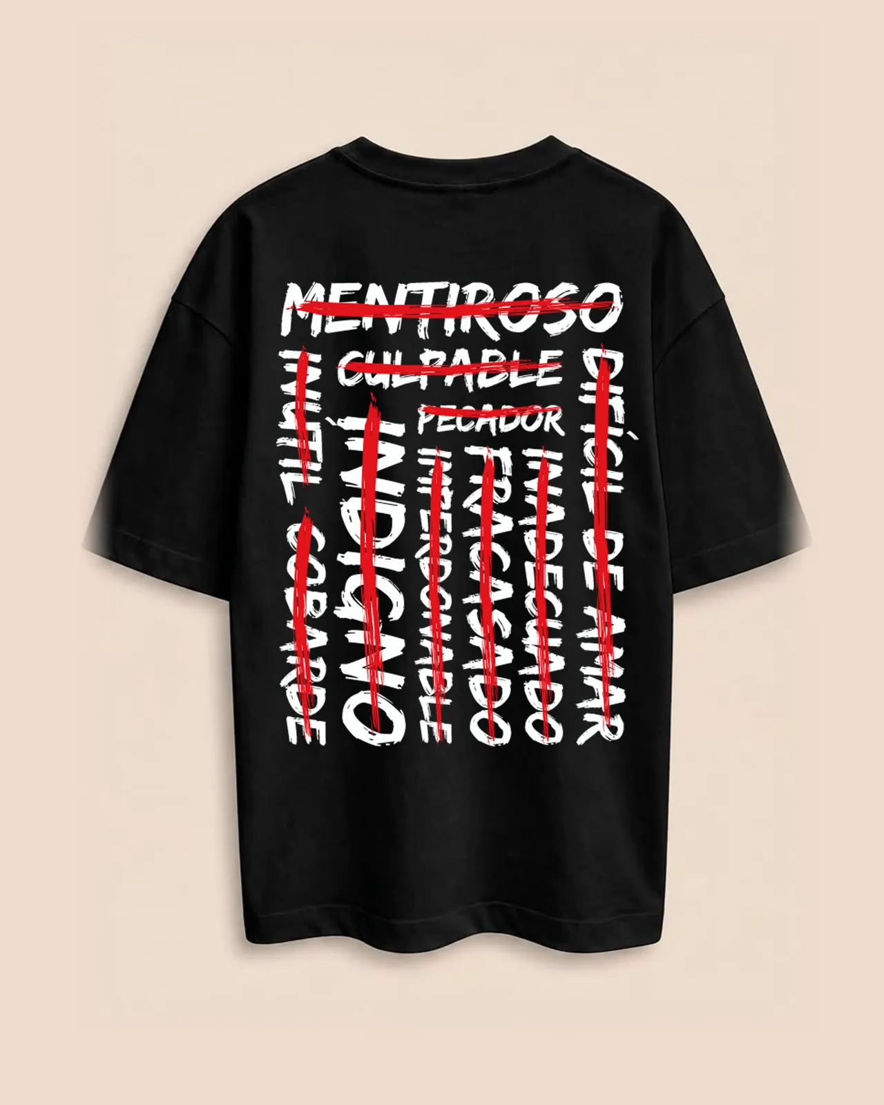Camiseta Palabras subrayadas, color negra, vista de espalda